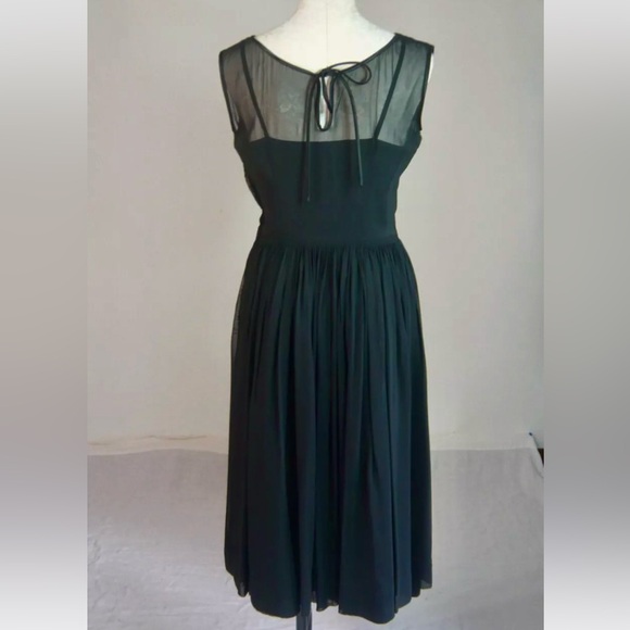 Vintage little black dress, size small. - Picture 2 of 5